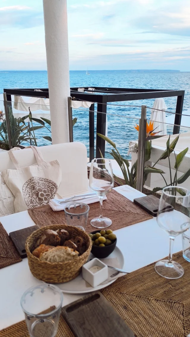 Can you imagine hosting your next MICE meeting in this magical Mallorca location? 😍  At #BolitaEvents, we elevate your MICE events to an unforgettable experience your team will cherish forever 🌊  Ready to create something extraordinary?  Contact us for more information: 
✉️ m.wevers@bolita-events.com  #bolitaevents #micemallorca #mediterraneanmeetings #eventsmallorca #mallorcaevents #eventagentur #corporateeventsmallorca #businesseventsmallorca #eventmanagementmallorca #businessdinnermallorca #companyeventsmallorca